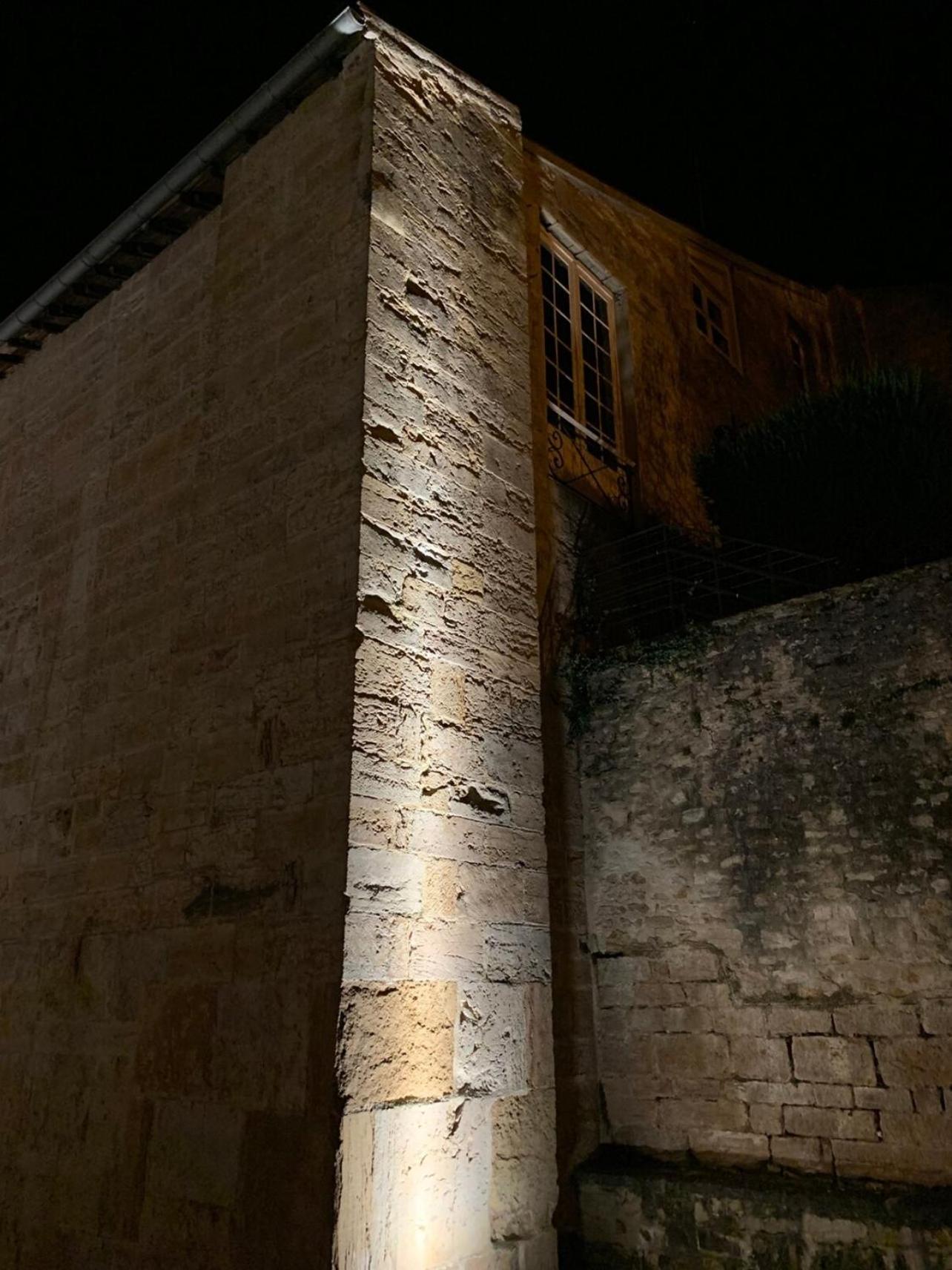 Вілла Barabans Tower Cluny Abbay Екстер'єр фото